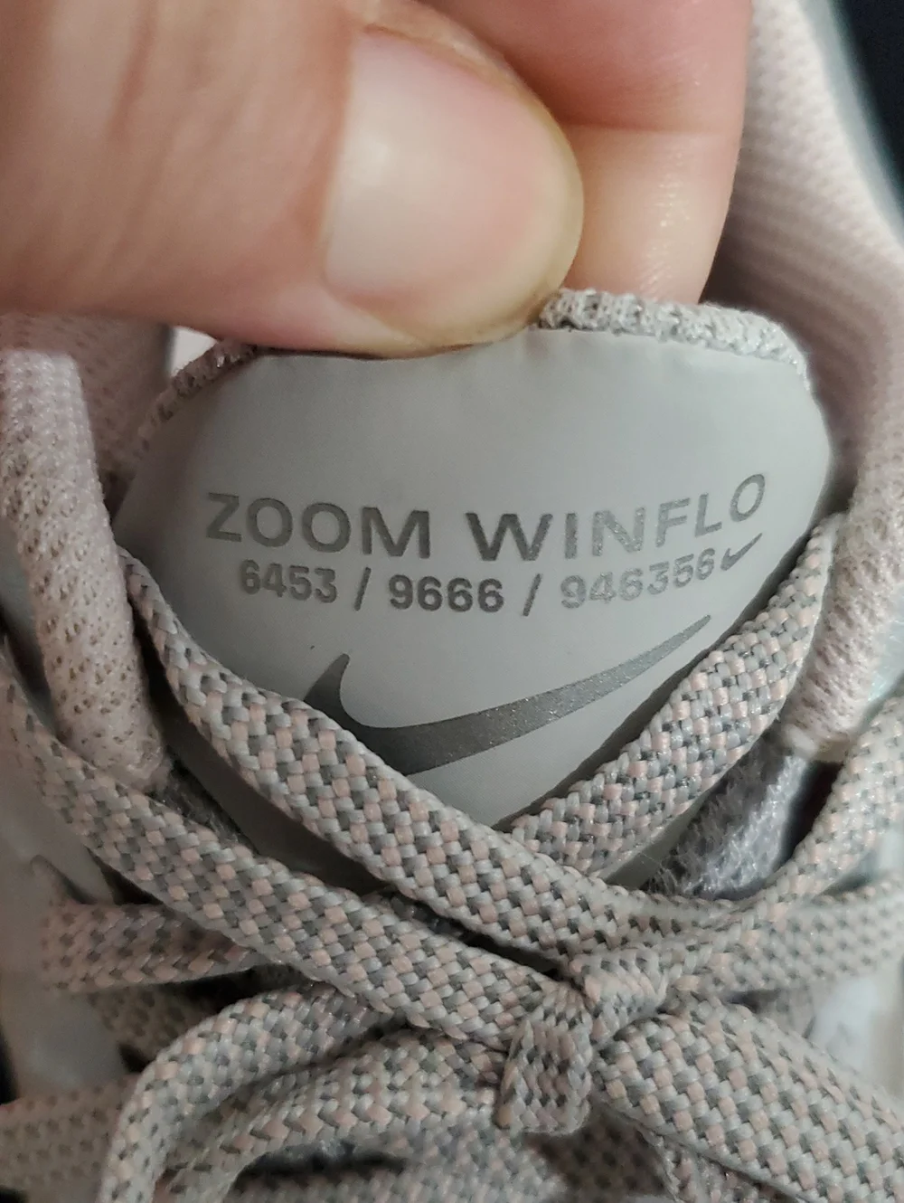Nike Air Zoom Winflo 8 In Grey Fog Iridescent Size 8